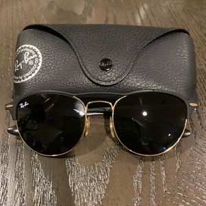Authentic women’s Ray-Ban sunglasses with case.